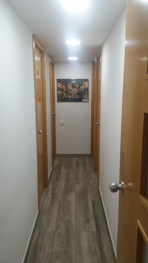 Hostal Бадалона Экстерьер фото