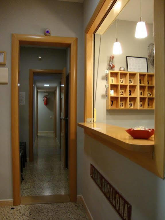 Hostal Бадалона Экстерьер фото